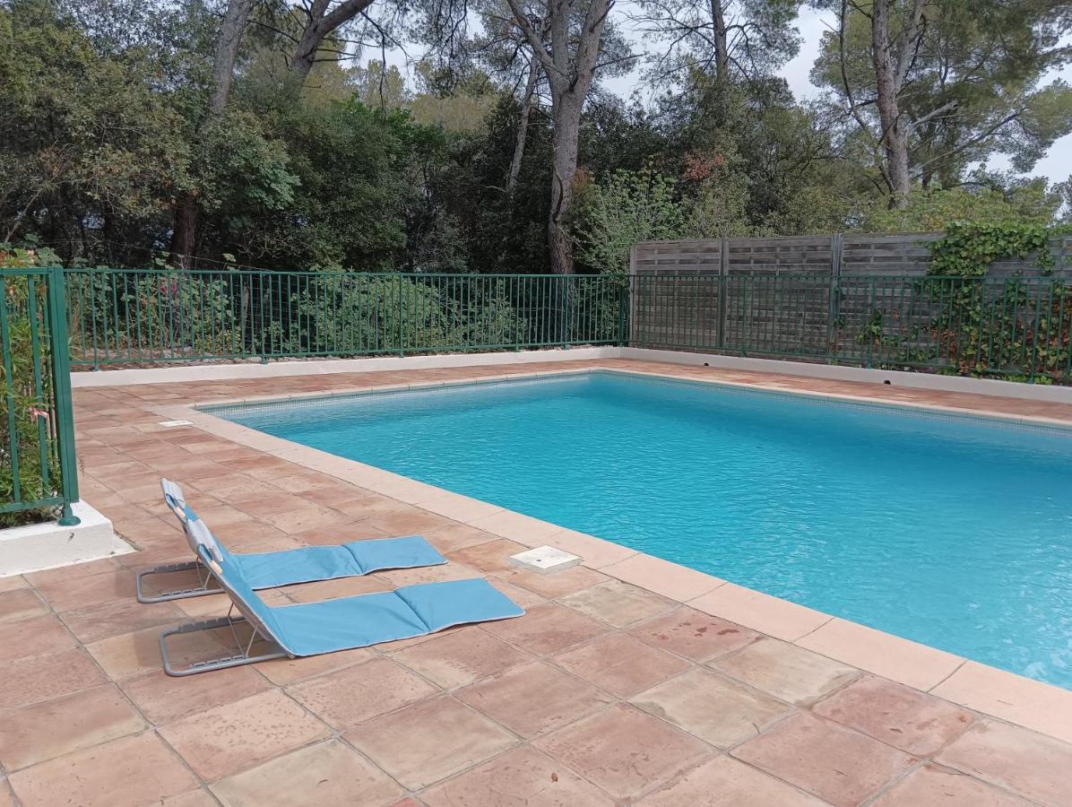 Petite Maison Au Calme - Piscine En Copropriete, Terrasse, Mer, Clim 발로리스 외부 사진