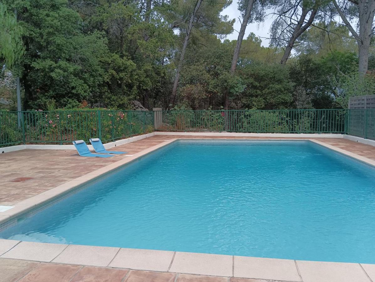 Petite Maison Au Calme - Piscine En Copropriete, Terrasse, Mer, Clim 발로리스 외부 사진