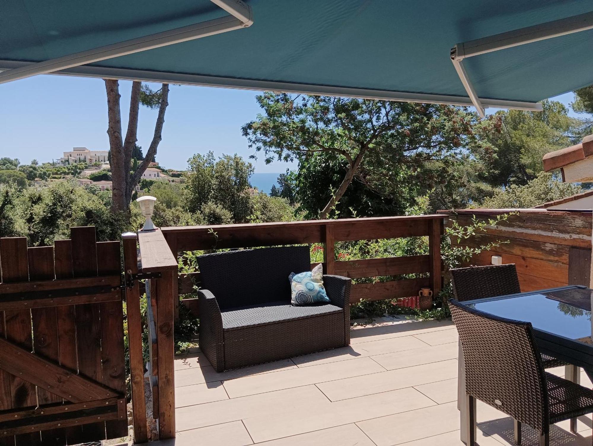 Petite Maison Au Calme - Piscine En Copropriete, Terrasse, Mer, Clim 발로리스 외부 사진